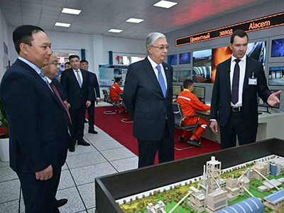 哈萨克斯坦总统托卡耶夫参观suncitygroup太阳集团,太阳集团集团总承包年产120万吨生产线